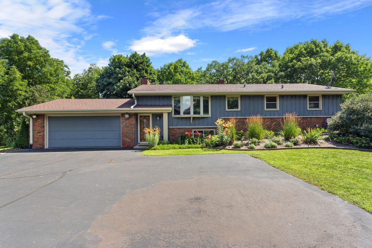 W303S7780 Oak Ridge Dr., Mukwonago, WI 53149