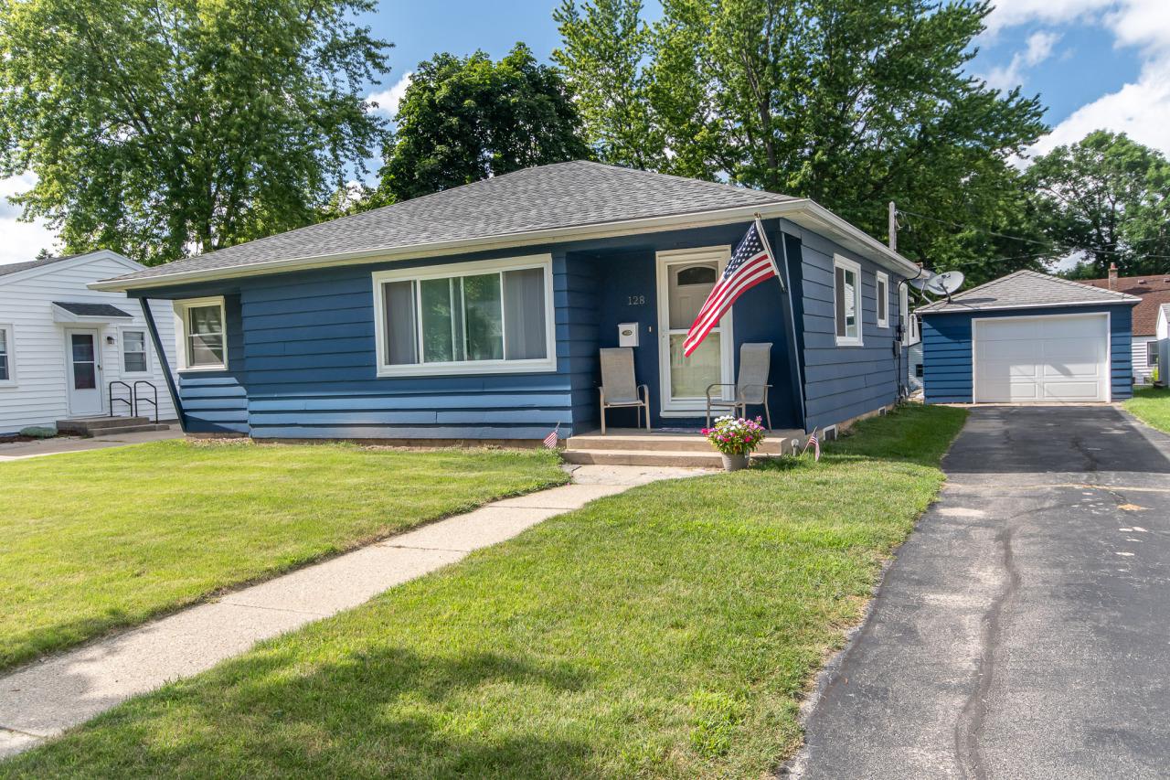 128 Hoover Ave., Waukesha, WI 53186