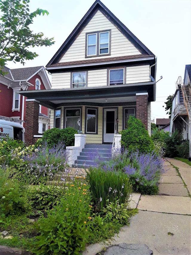 1041 College Ave., Racine, WI 53403