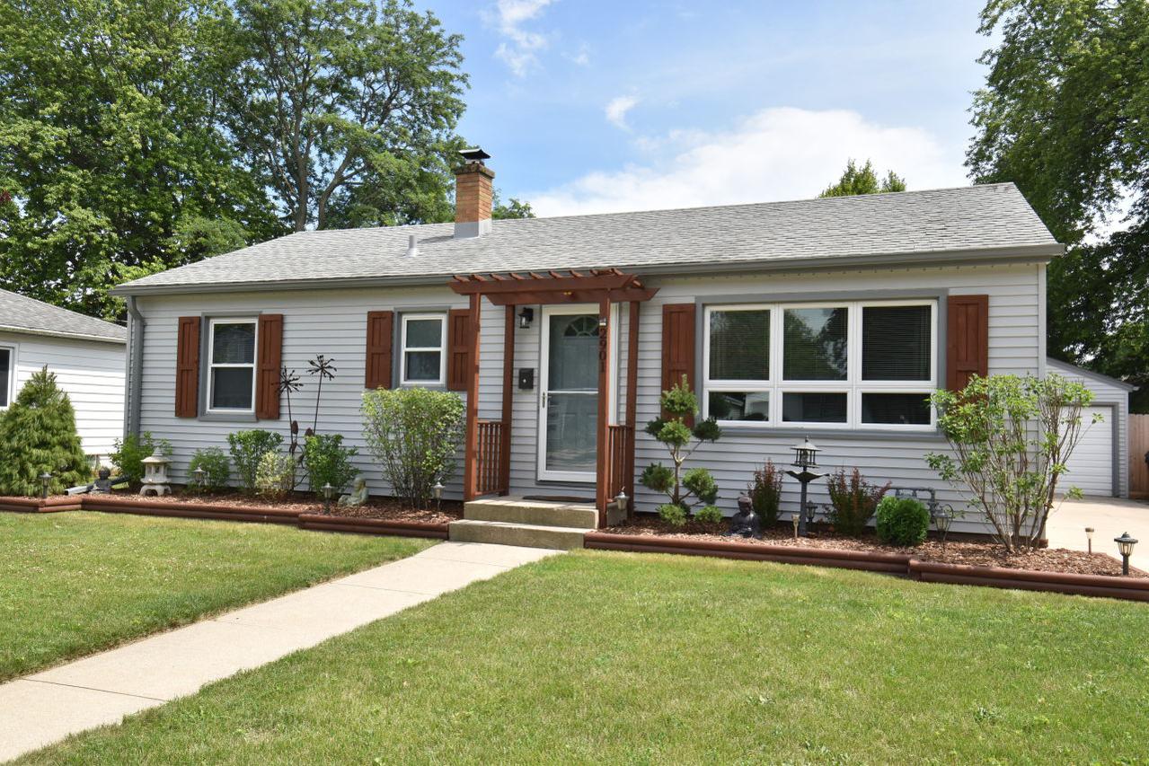 2901 Winthrop Ave., Racine, WI 53403