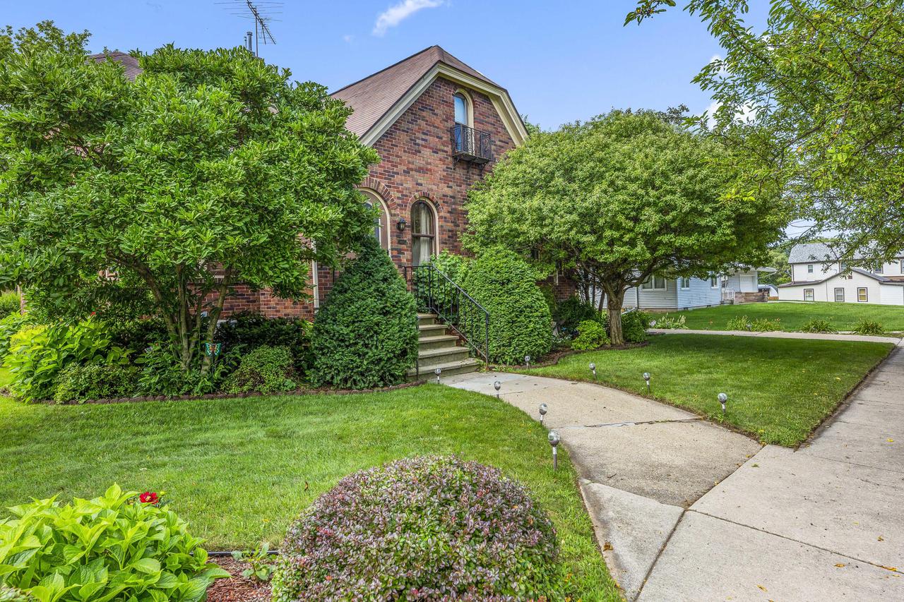 701 W Main St., Watertown, WI 53094