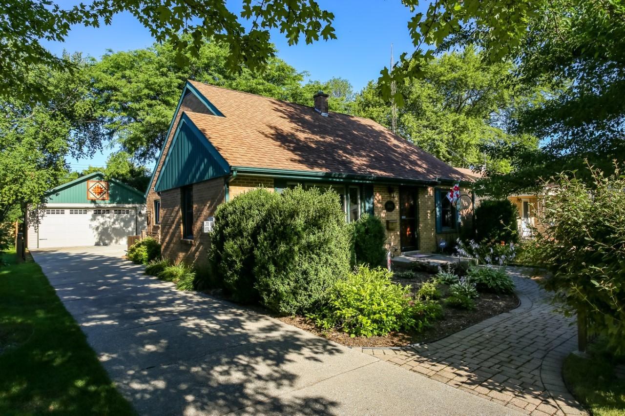 3042 N Wisconsin St, Racine, WI 53402