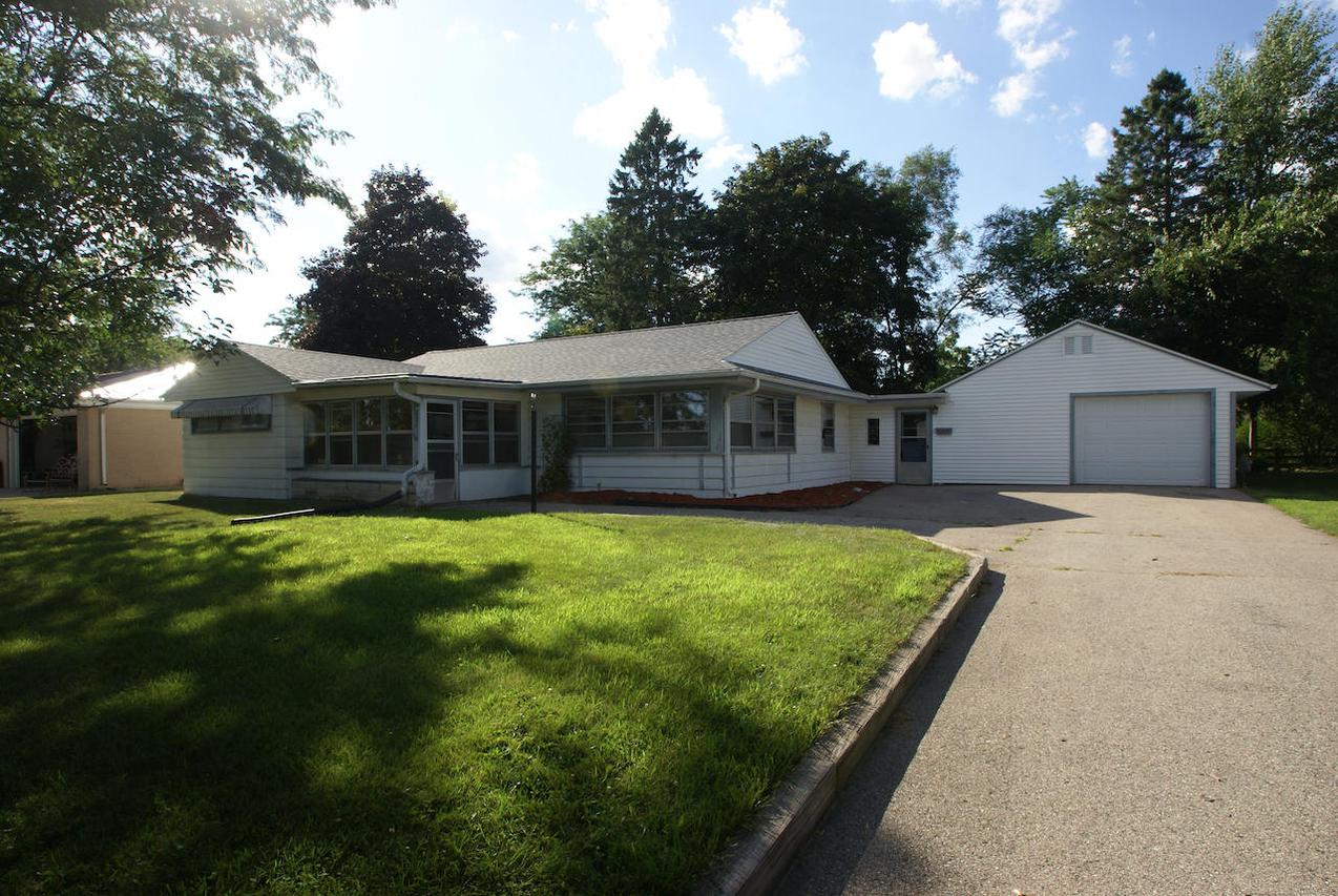 624 Pine St., Mukwonago, WI 53149