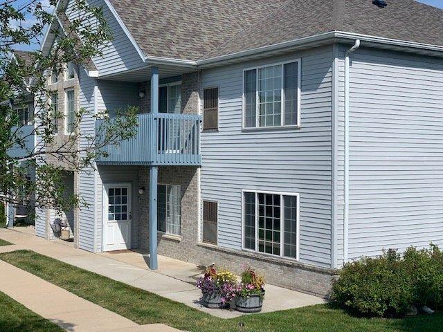 900 Fox Creek Dr. #1, Watertown, WI 53098