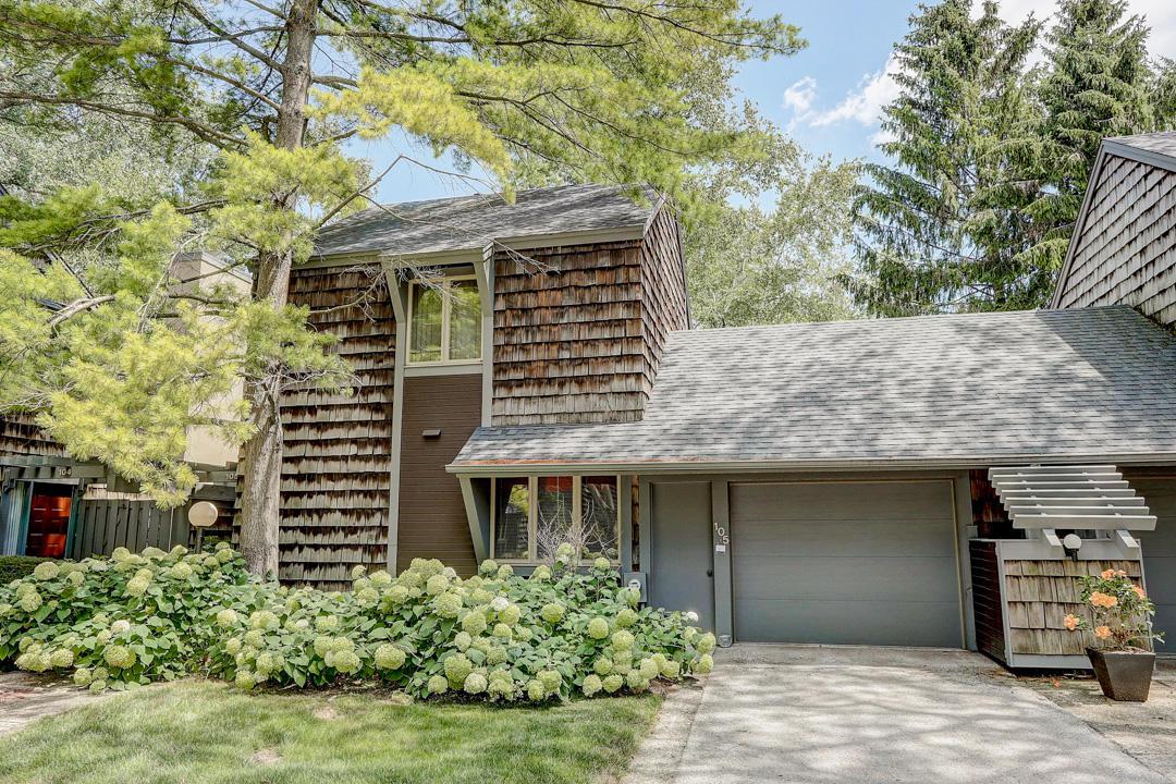 105 Woodfield Ct., Wind Point, WI 53402