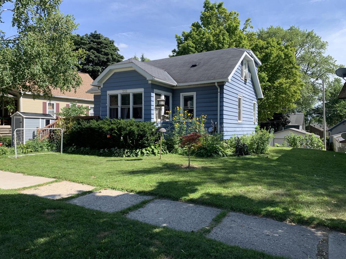 231 Edgewood Ln., West Bend, WI 53095