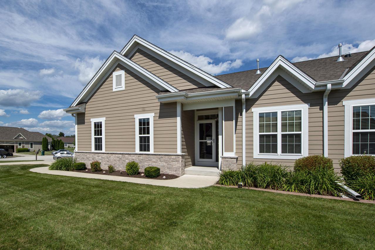 14495 W Nine Iron Ct., New Berlin, WI 53151