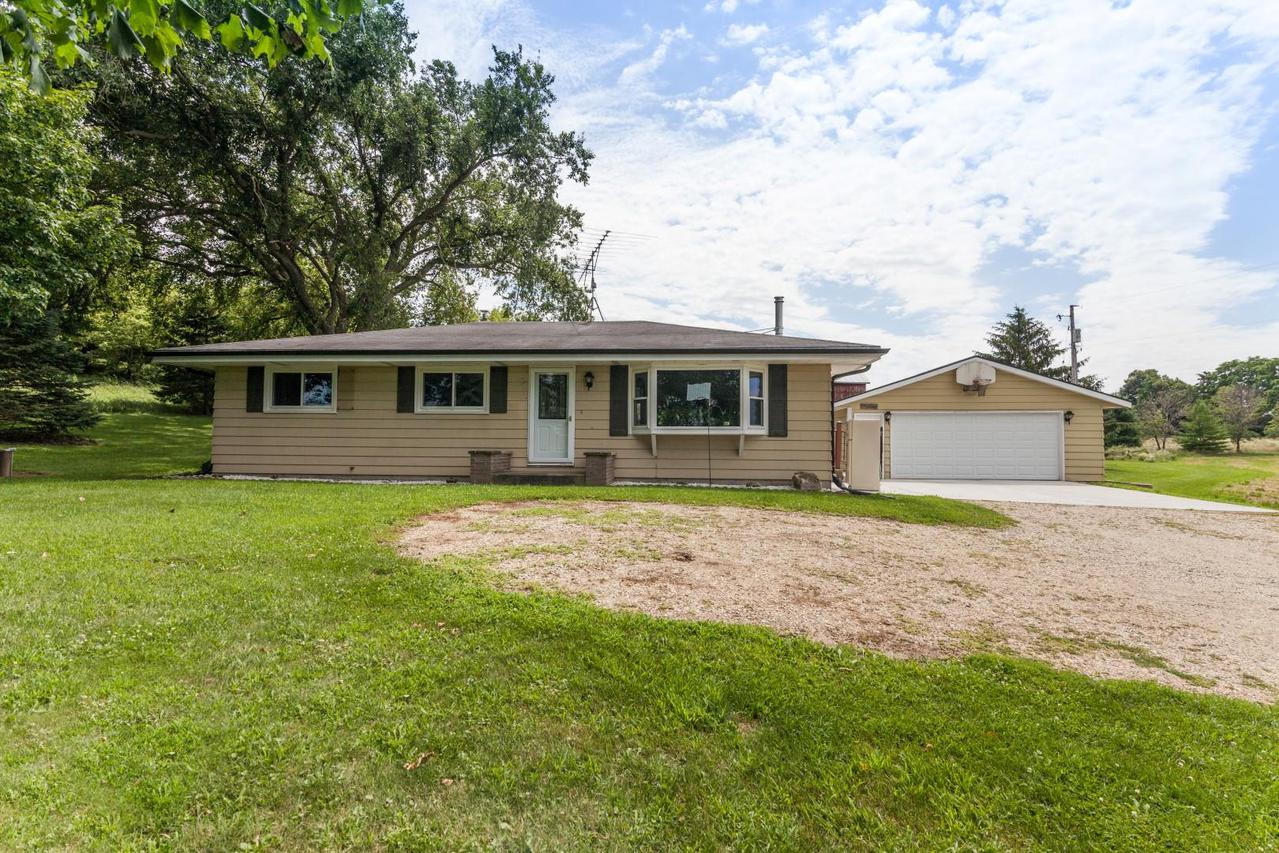 W2874 Sunset Dr., Ashford, WI 53010