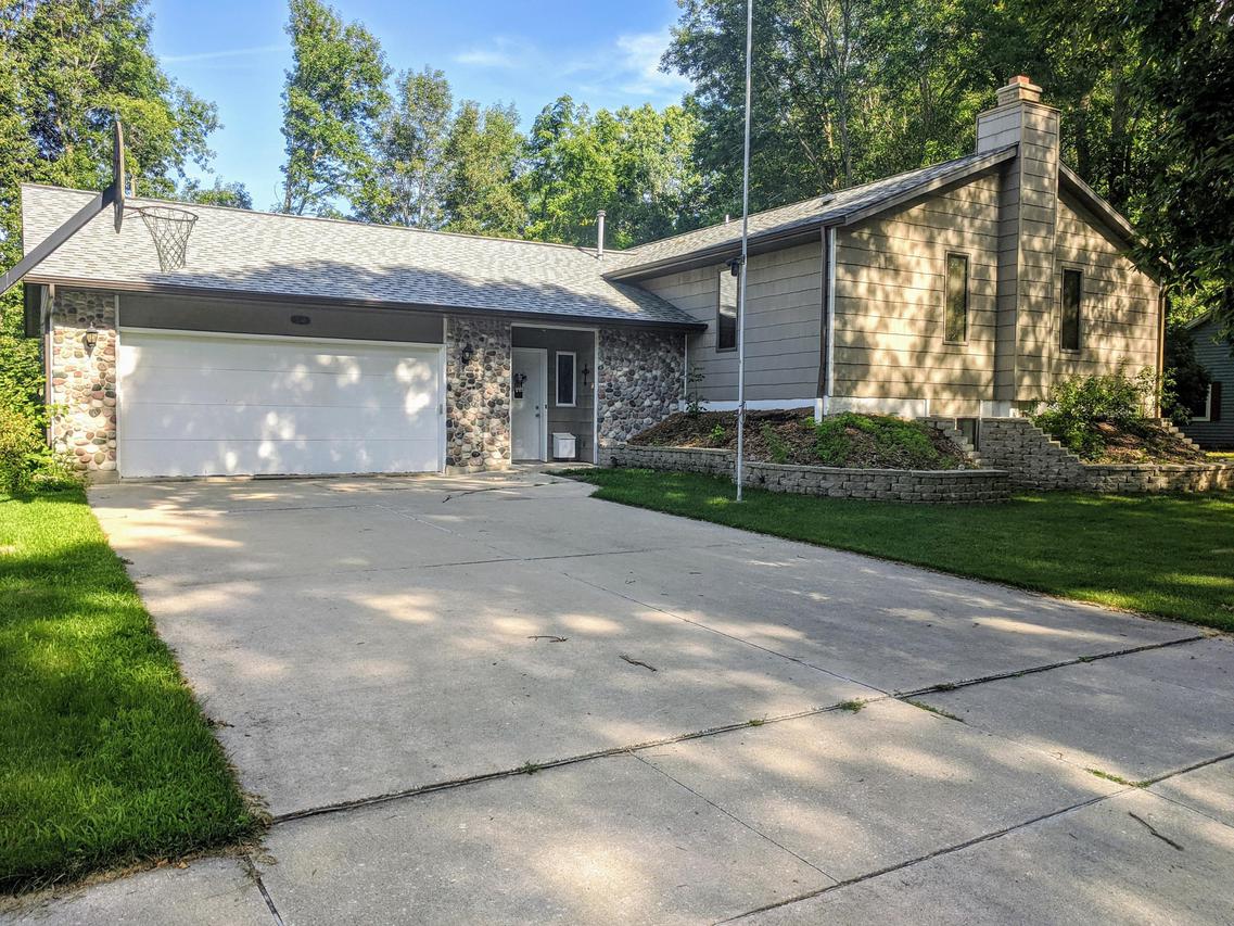 3518 Barkwood Ln., Manitowoc, WI 54220
