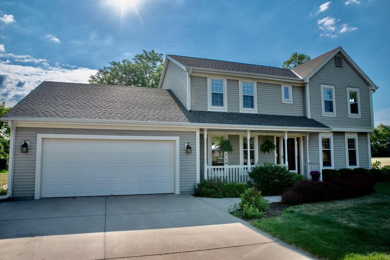 W257S5207 Wood Lilly Ln., Waukesha, WI 53189