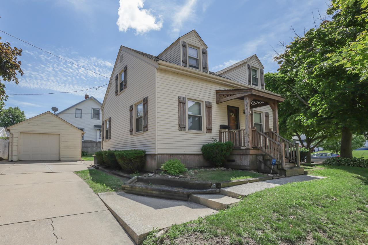 4223 13th St, Racine, WI 53405