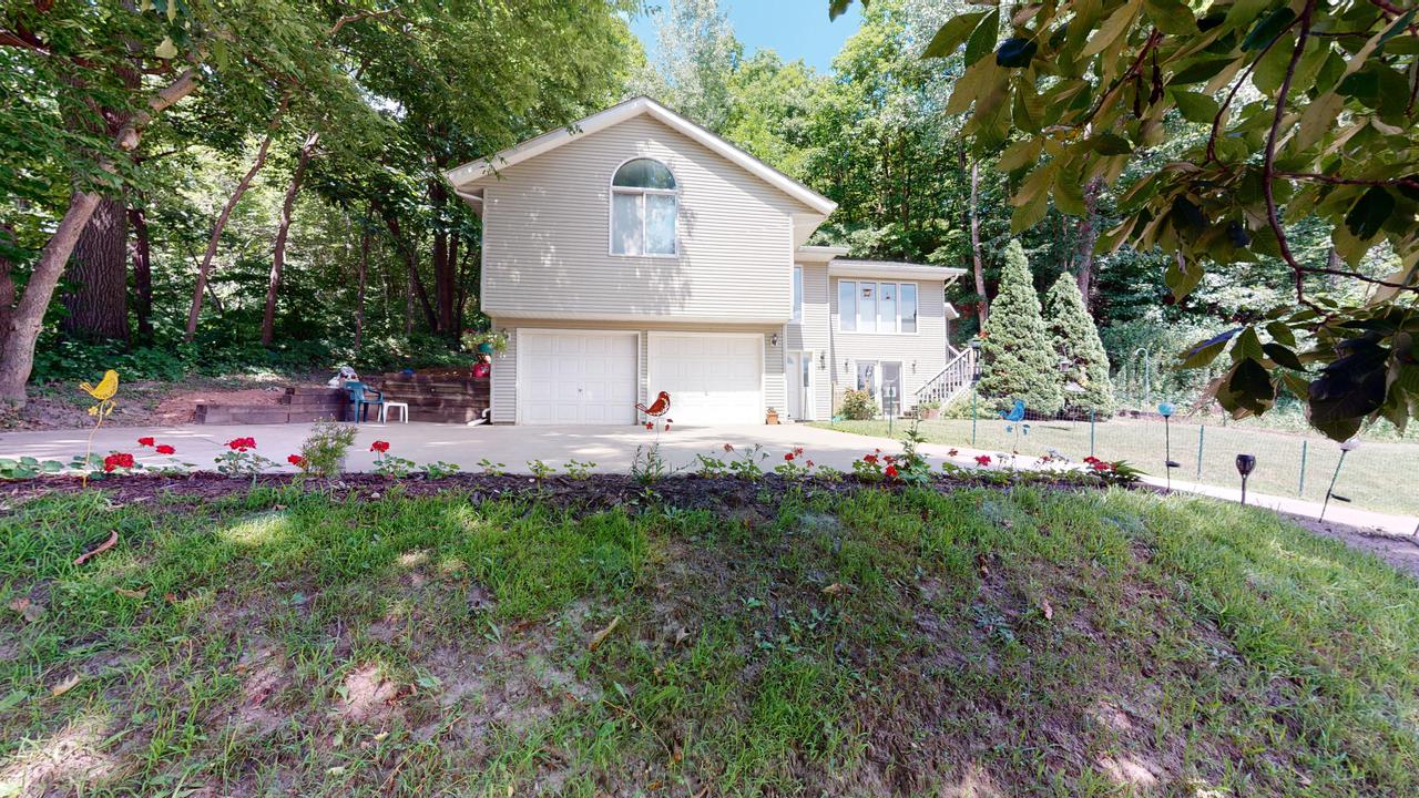409 Wade Dr., Holmen, WI 54636