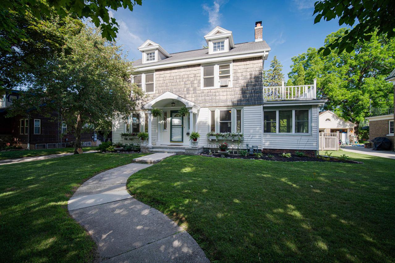 945 Lincoln Blvd., Manitowoc, WI 54220