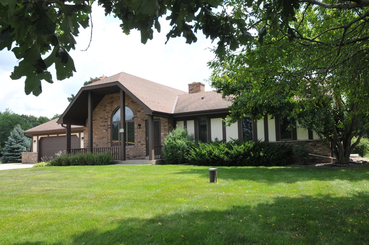 w269n7122 Woodland Oaks Dr., Lisbon, WI 53089