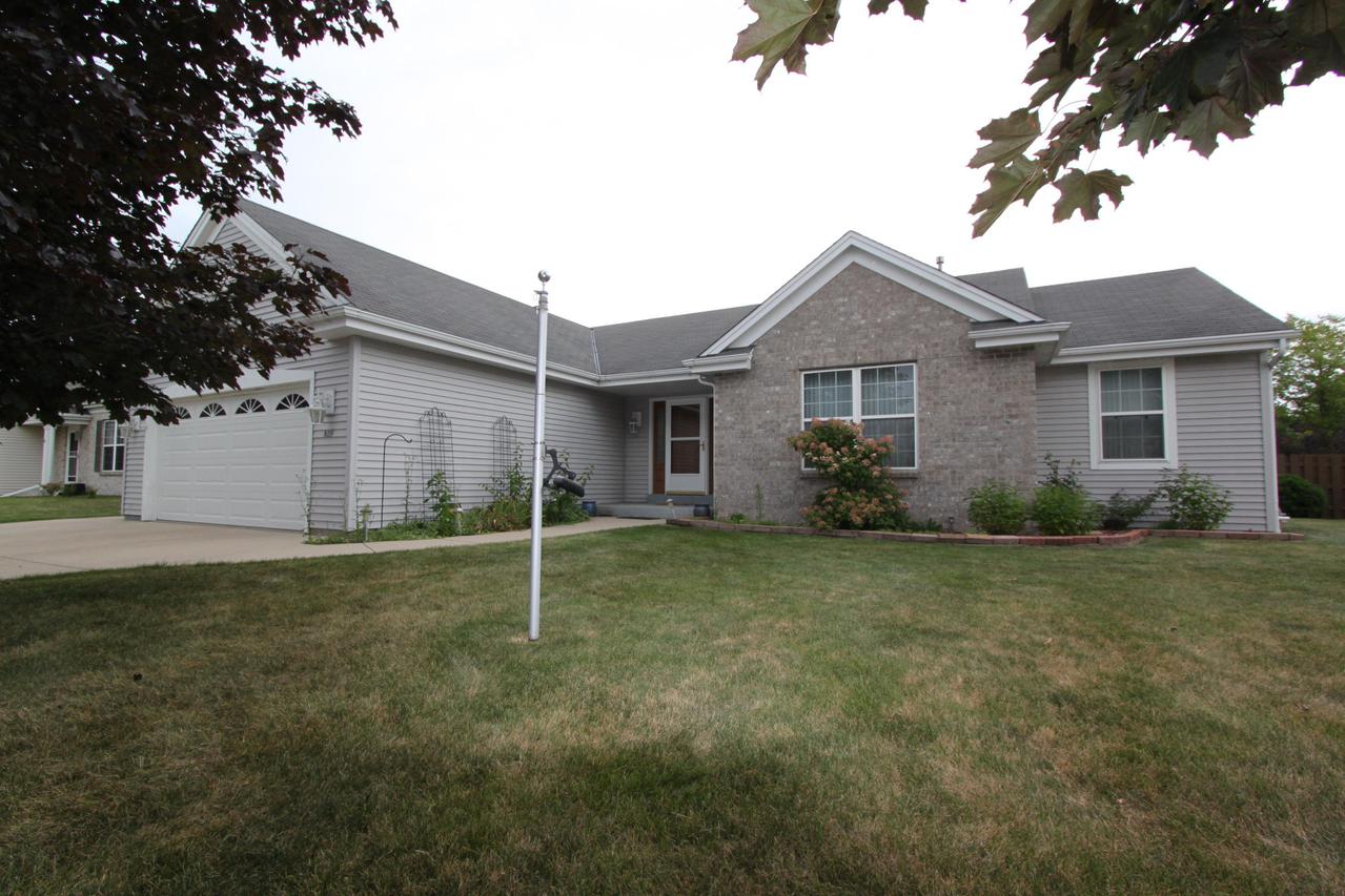 839 N Sandy Ln, Elkhorn, WI 53121