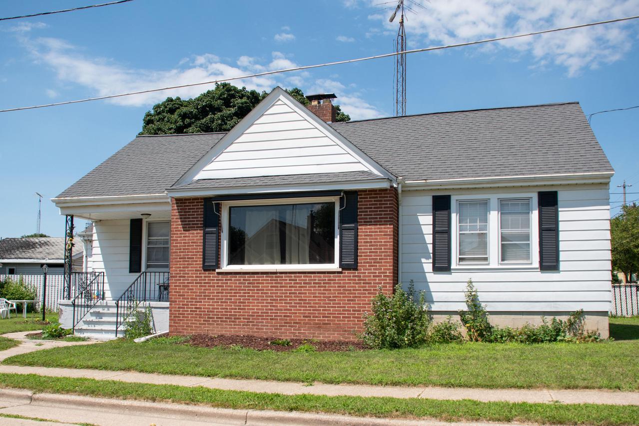 3700 62nd St, Kenosha, WI 53142