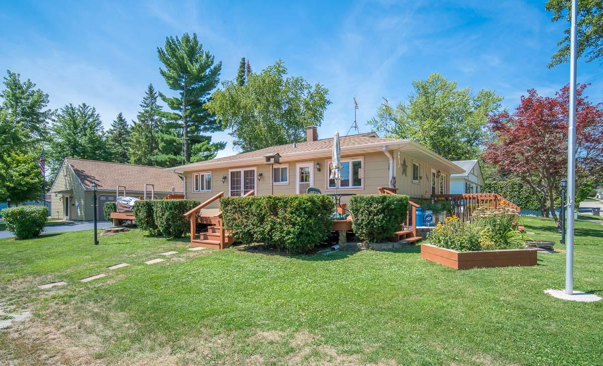 1821 Mapleton Ct., Waukesha, WI 53188