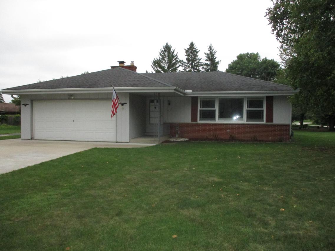 15115 W Rogers Dr., New Berlin, WI 53151