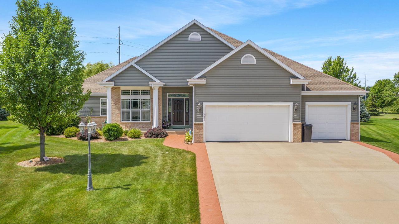 6624 Kingsview Dr., Mount Pleasant, WI 53406
