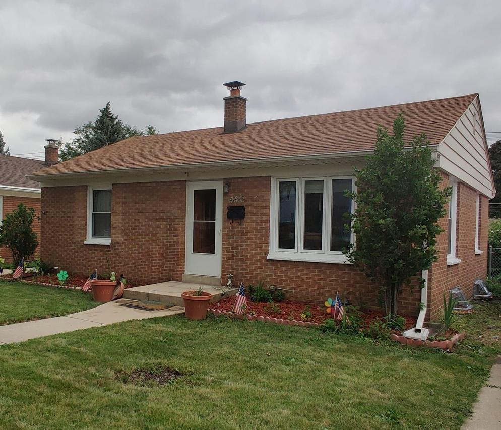 4833 W Fillmore Dr, Milwaukee, WI 53219
