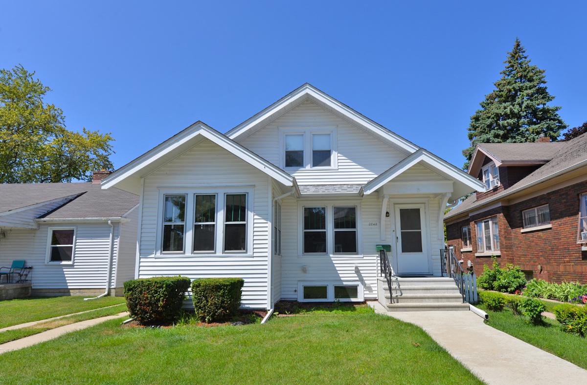 2048 Grange Ave, Racine, WI 53403