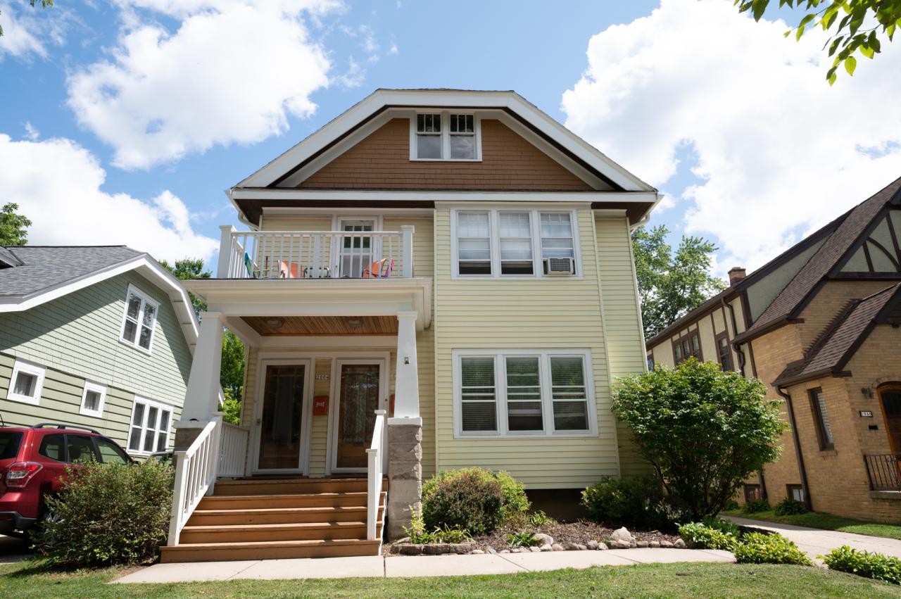 2002 N 71st St. #2004, Wauwatosa, WI 53213