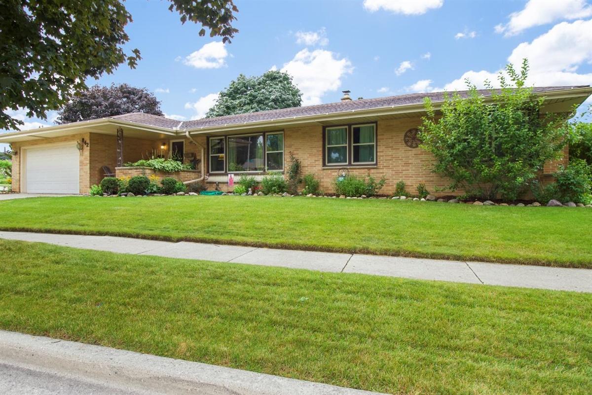 8842 W Burdick Ave., Milwaukee, WI 53227