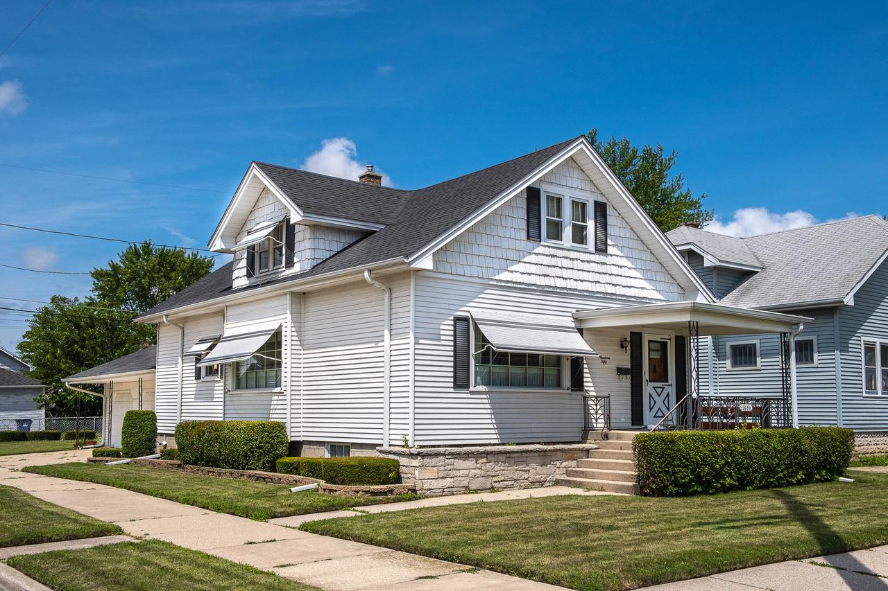 1950 Deane Blvd, Racine, WI 53403