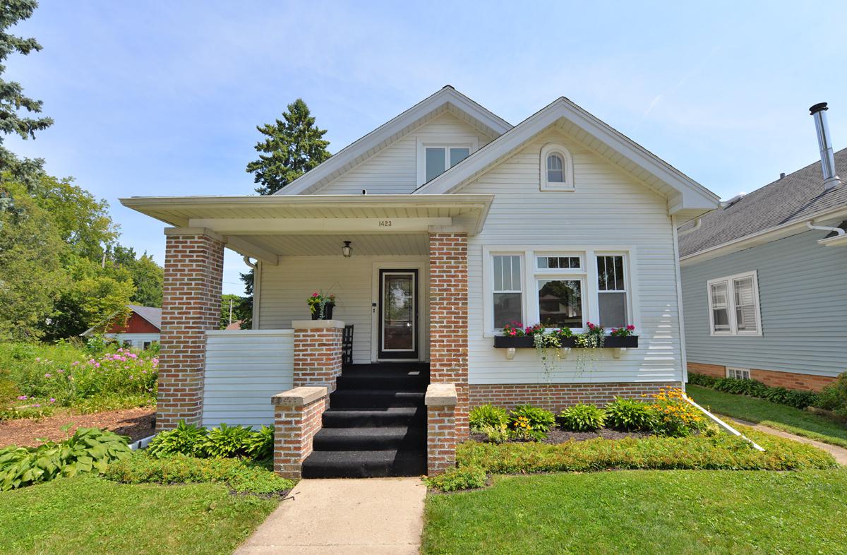 1423 Monroe Ave, Racine, WI 53405