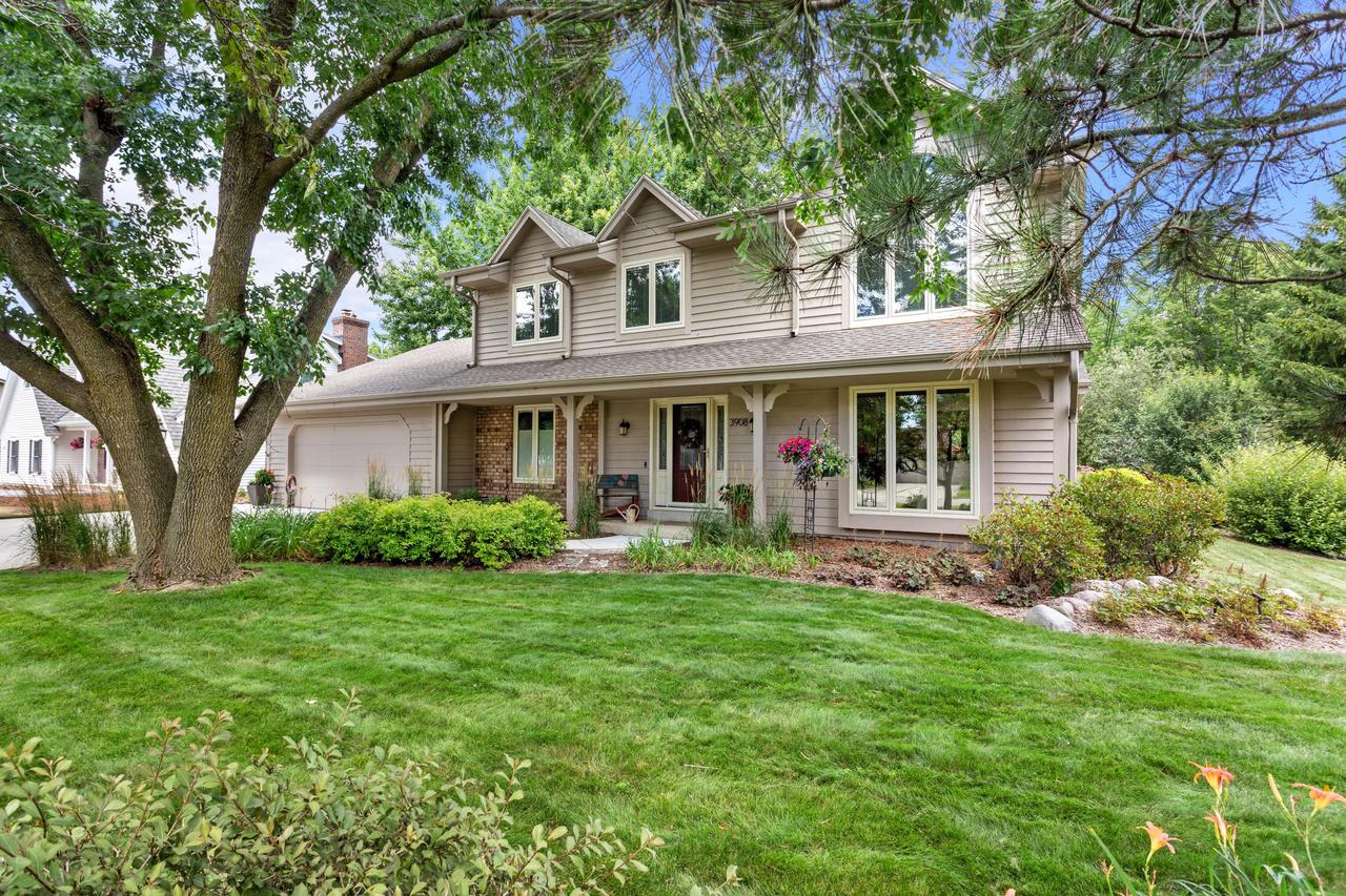 3908 W Marseilles Dr., Mequon, WI 53092