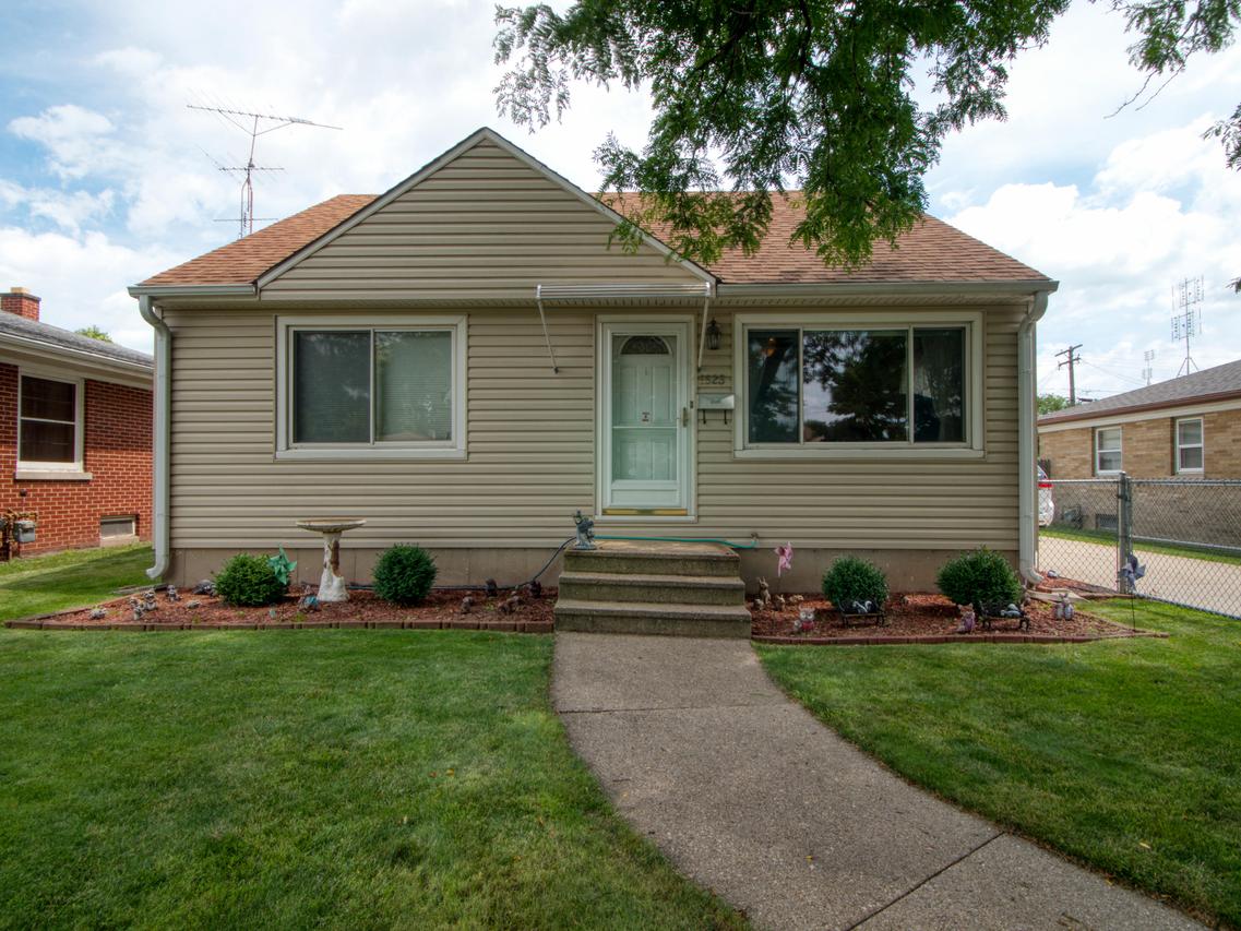 5523 39th Ave, Kenosha, WI 53144