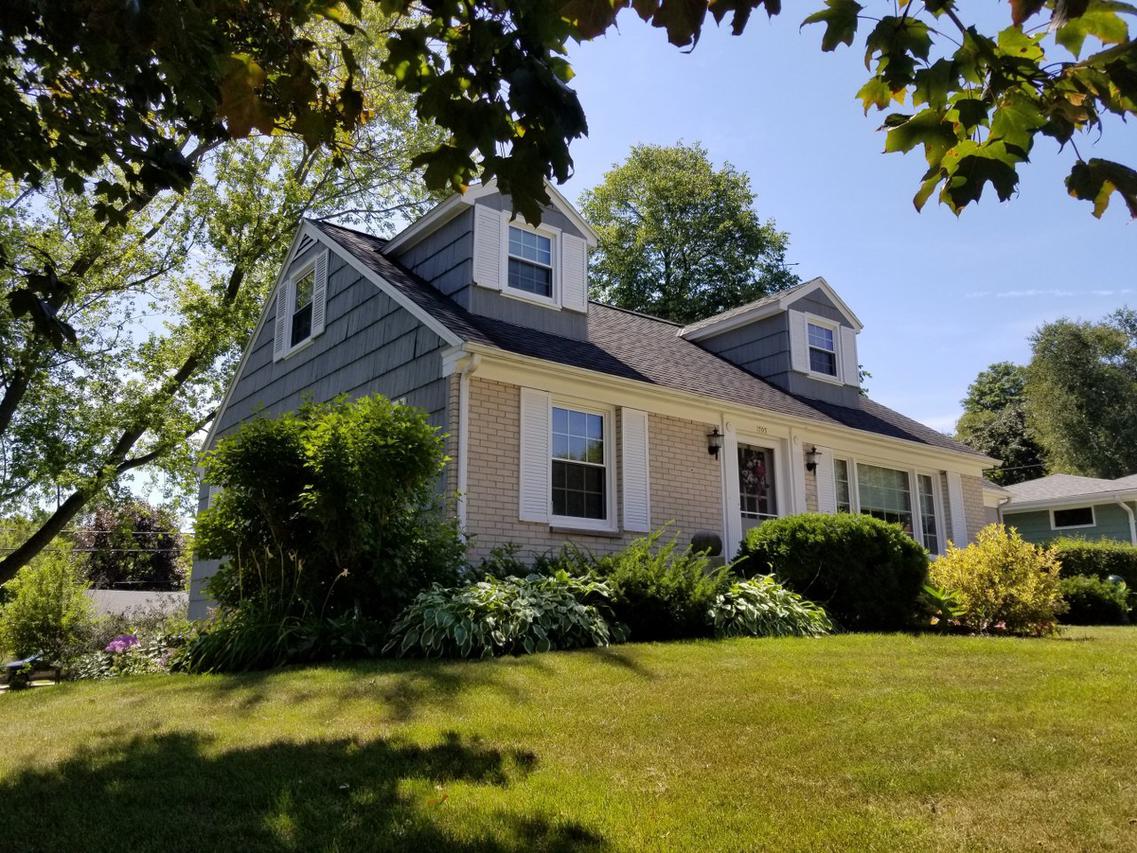 705 Spring Dr, West Bend, WI 53095