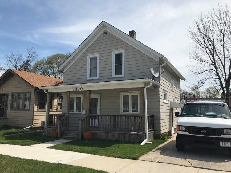 1329 Monroe Ave, Racine, WI 53405