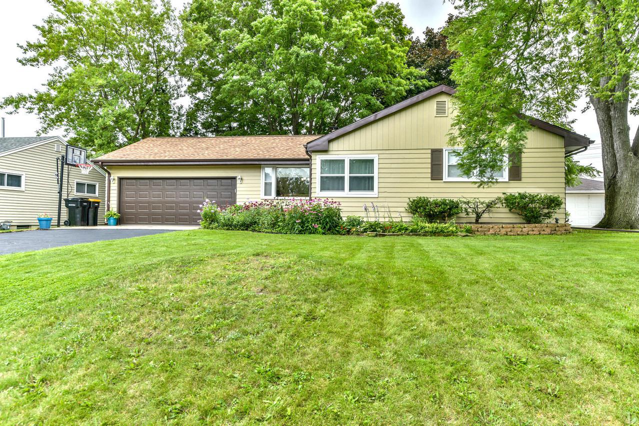 6209 W Goodrich Ln., Brown Deer, WI 53223
