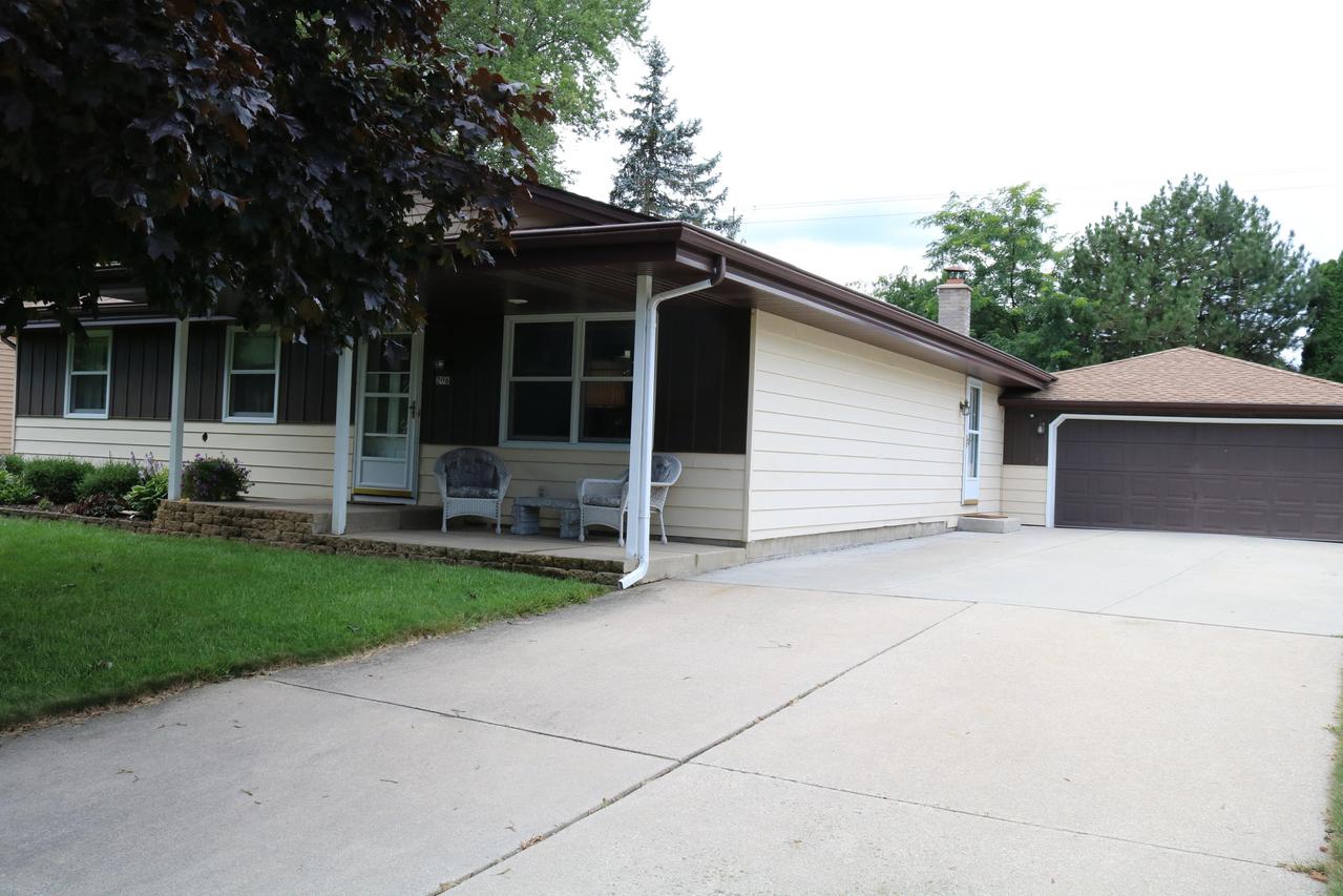 206 Municipal Dr, West Bend, WI 53095