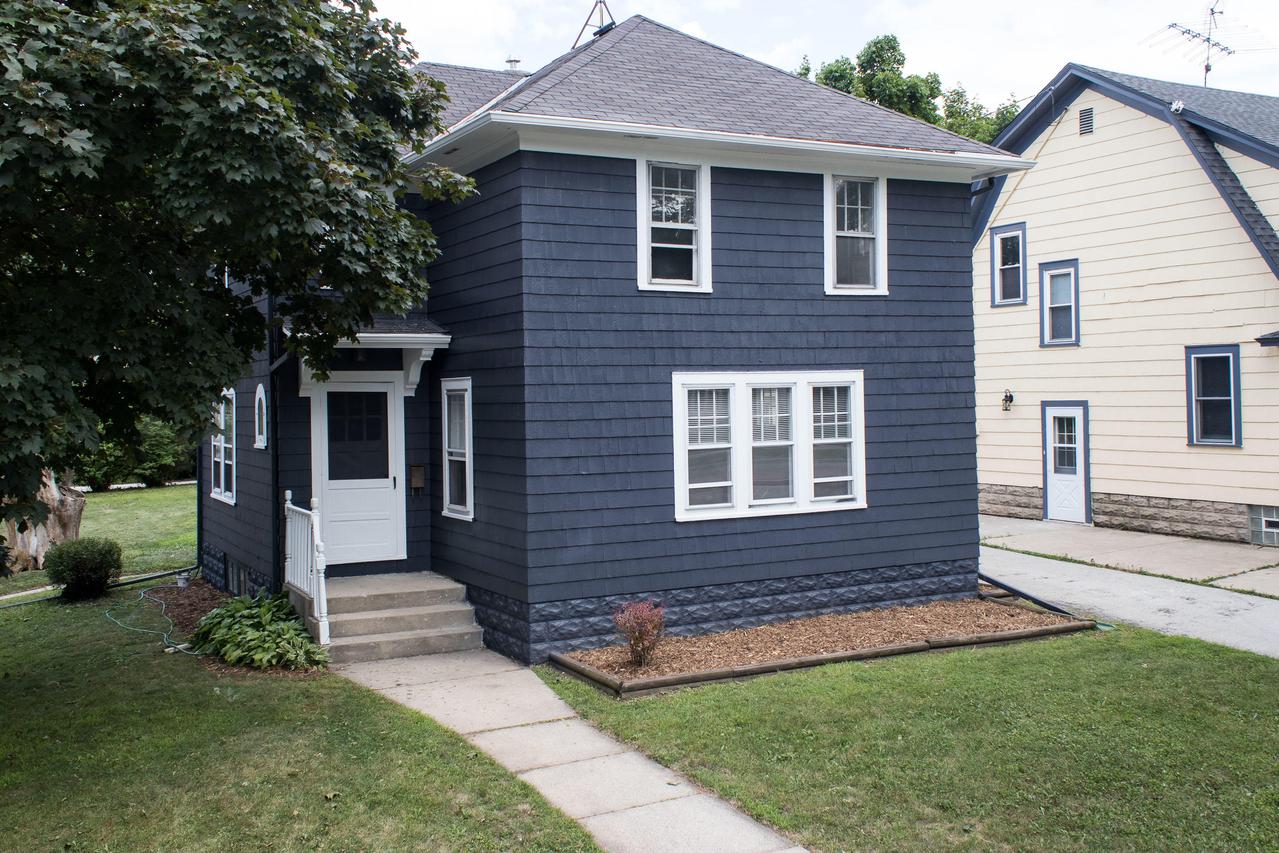 401 S Grand Ave, Waukesha, WI 53186