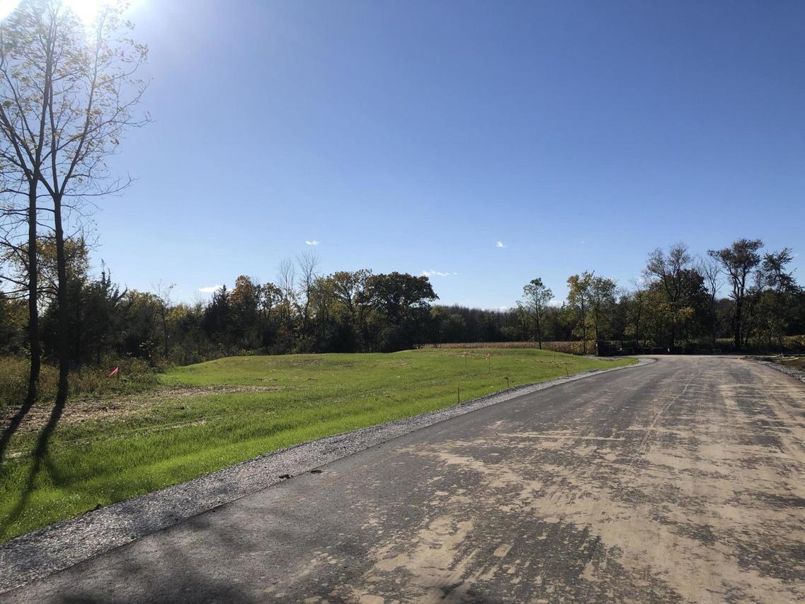 W251N8966 Crestwood Dr, Lisbon, WI 53089