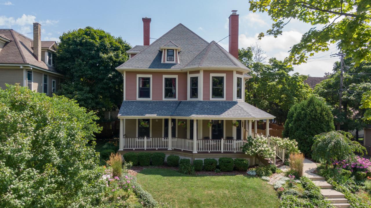 2824 N Stowell Ave., Milwaukee, WI 53211