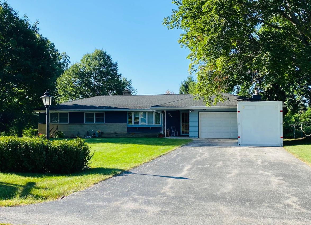 343 Maple Way South, Waukesha, WI 53188