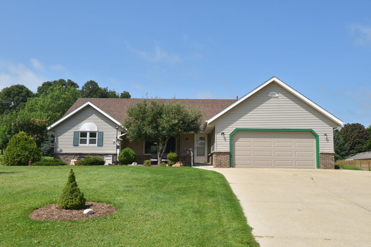 6613 Walters Dr., Addison, WI 53090