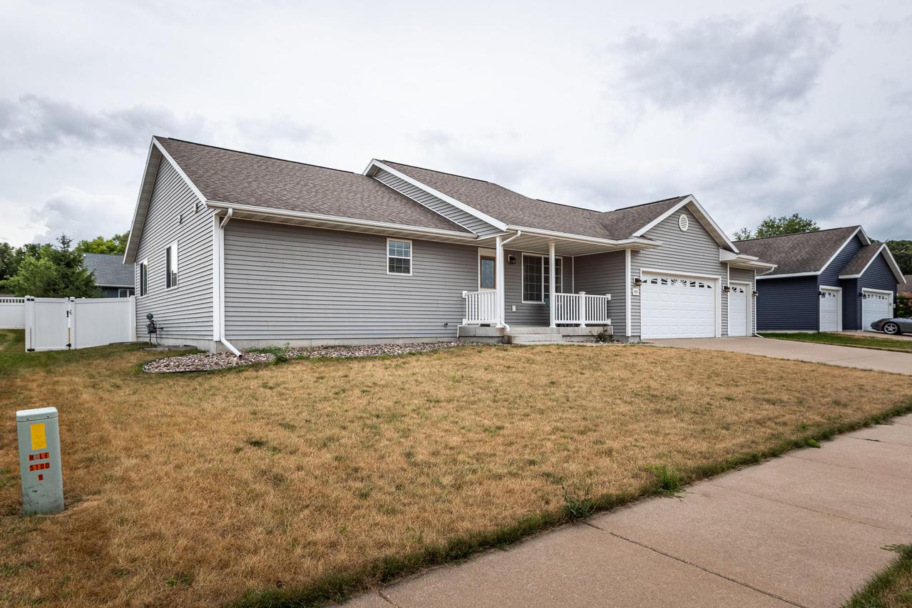 2025 Crooked Ave., Holmen, WI 54636