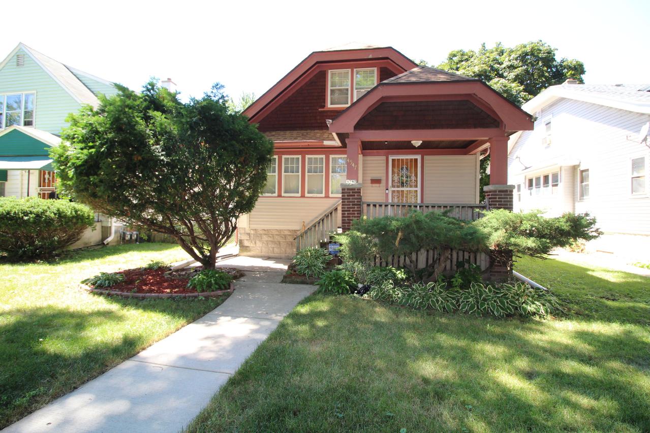 4547 N 28th St, Milwaukee, WI 53209