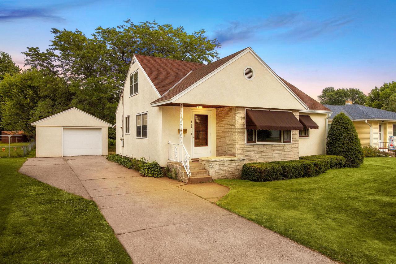 2327 Sisson Dr., La Crosse, WI 54601