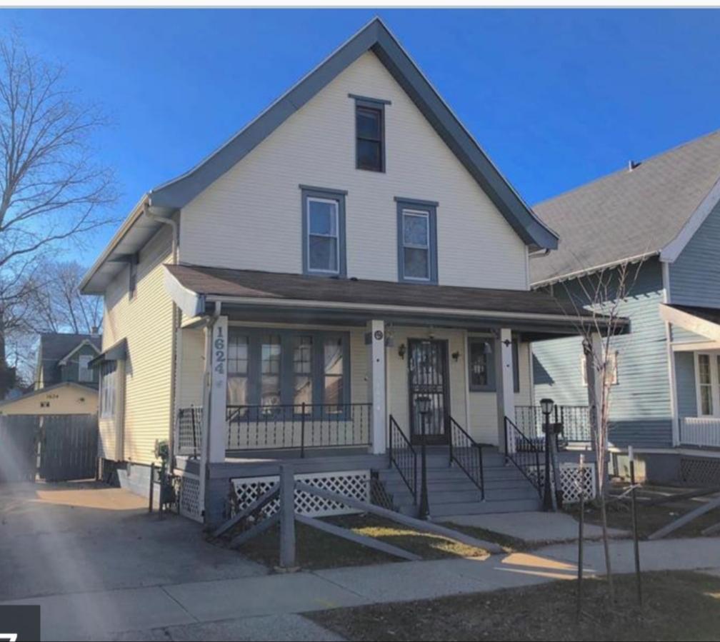 1624 Austin Ave, Racine, WI 53403