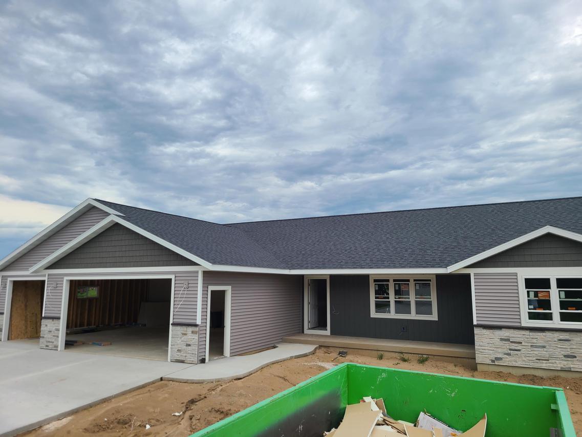 2121 Prairie Pl, Holmen, WI 54636