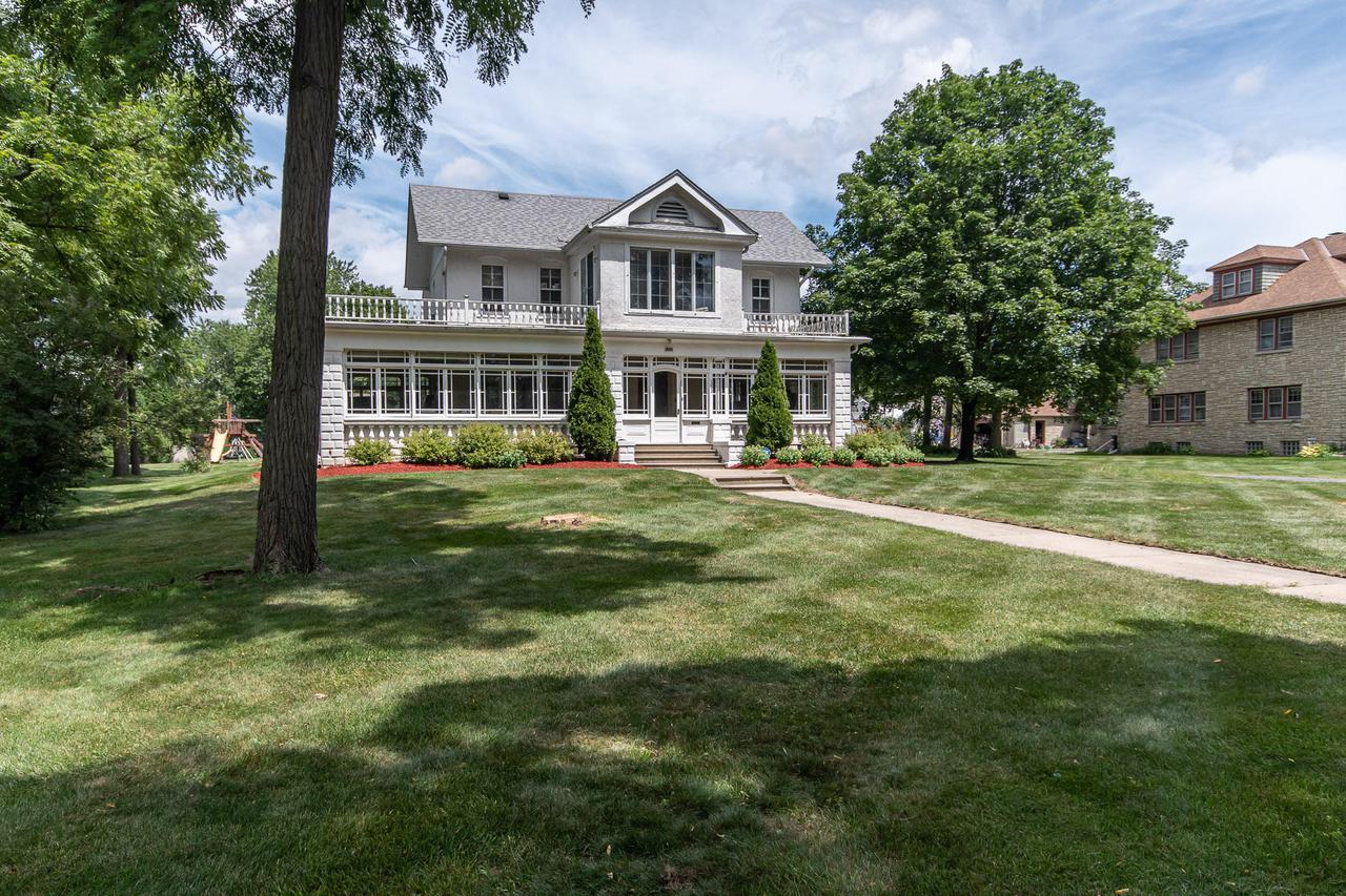 1222 E Broadway, Waukesha, WI 53186