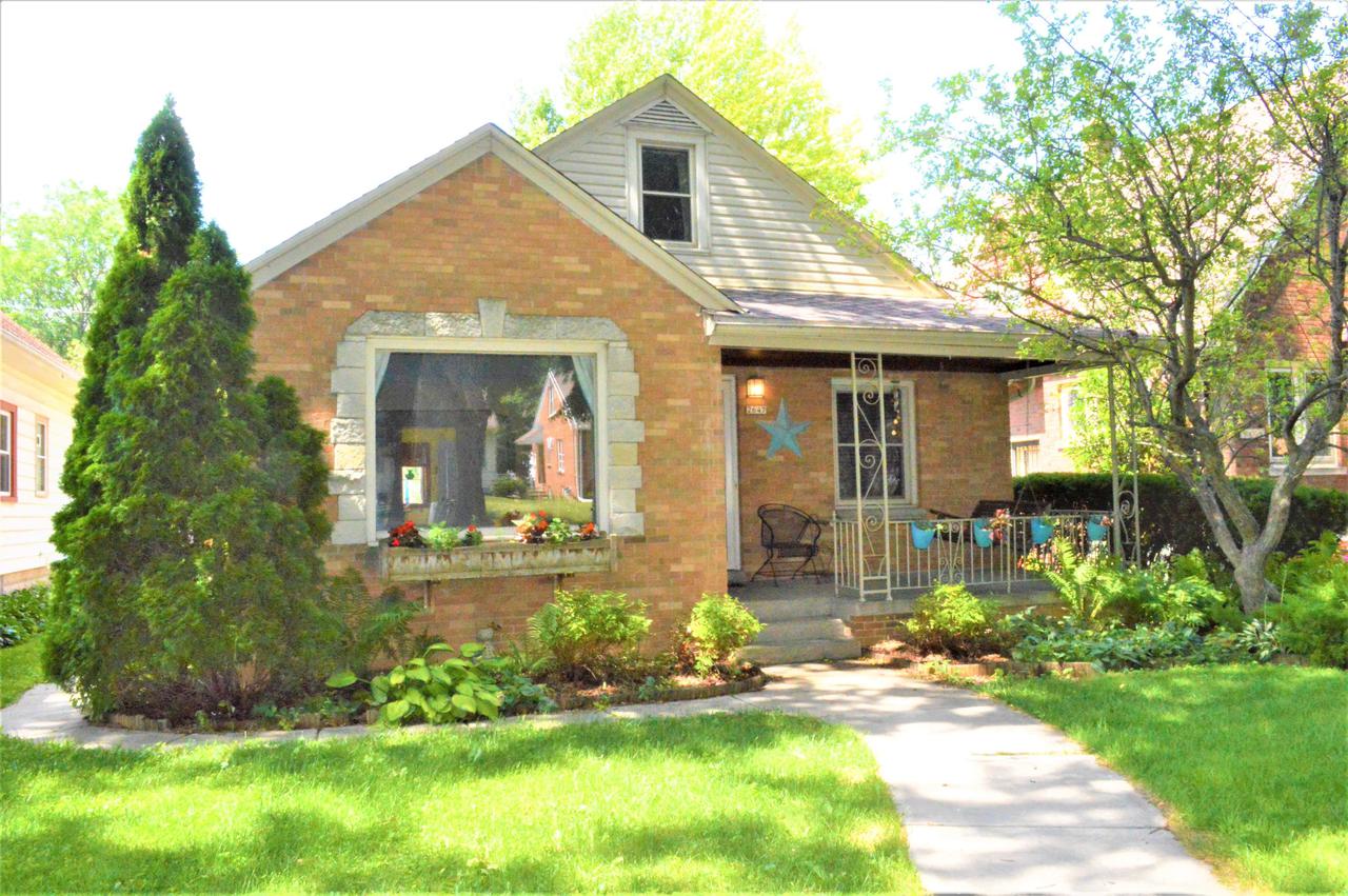 2647 N 67th St., Wauwatosa, WI 53213