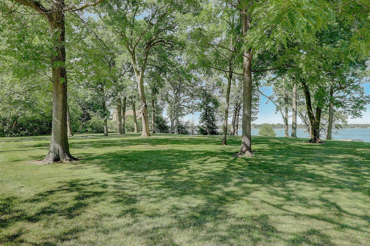 2615 Lakeshore Dr., Dover, WI 53139