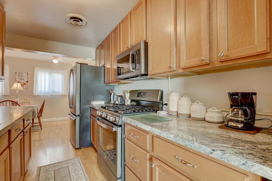 7203 S 37th Pl, Franklin, WI 53132