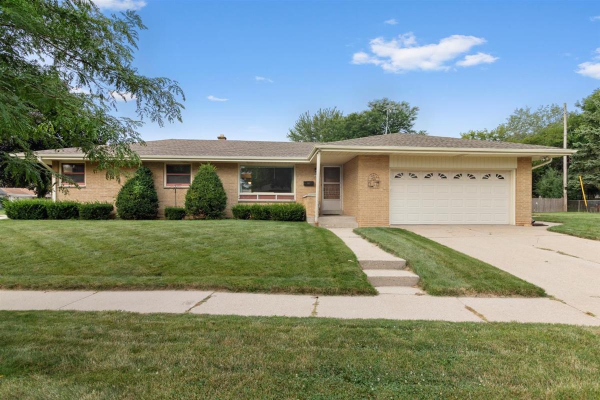 3259 S 88th, Milwaukee, WI 53227